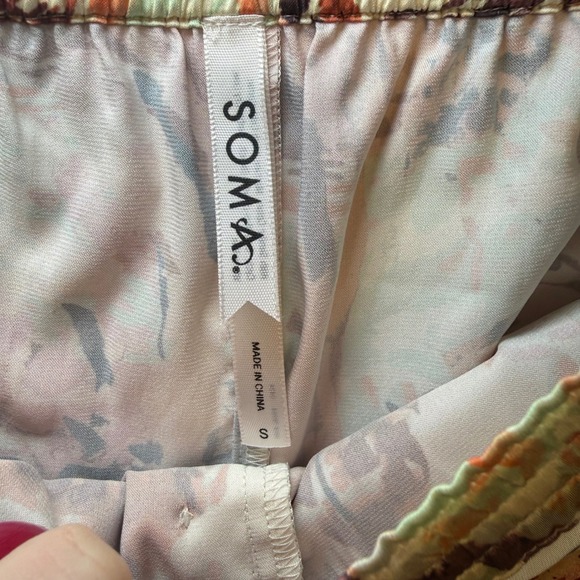 Soma Intimates Pajama Set Womens Satin Abstract Landscape Print Top Shorts Small - Picture 12 of 12